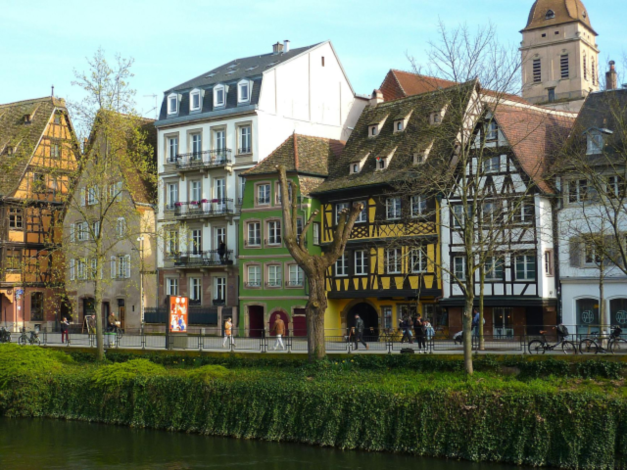 Top 10 Bars à Alsace: Découvrez les Quartiers Animés